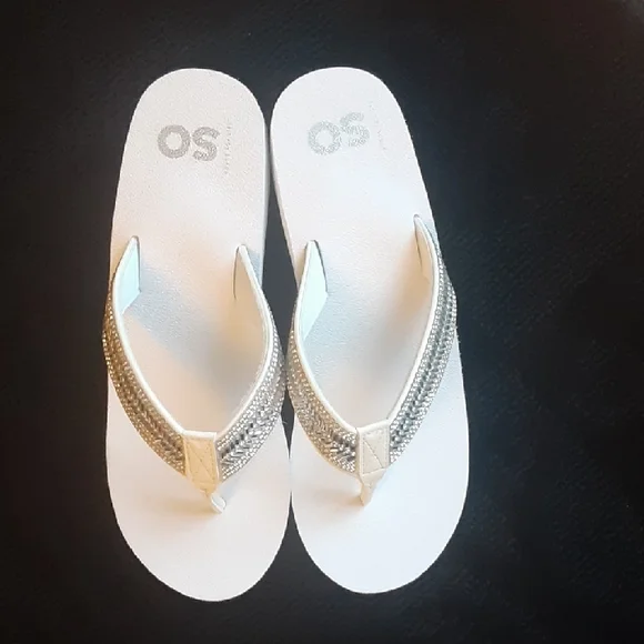 Elegant Gold and White Women's Sandals - Picture 8 of 8